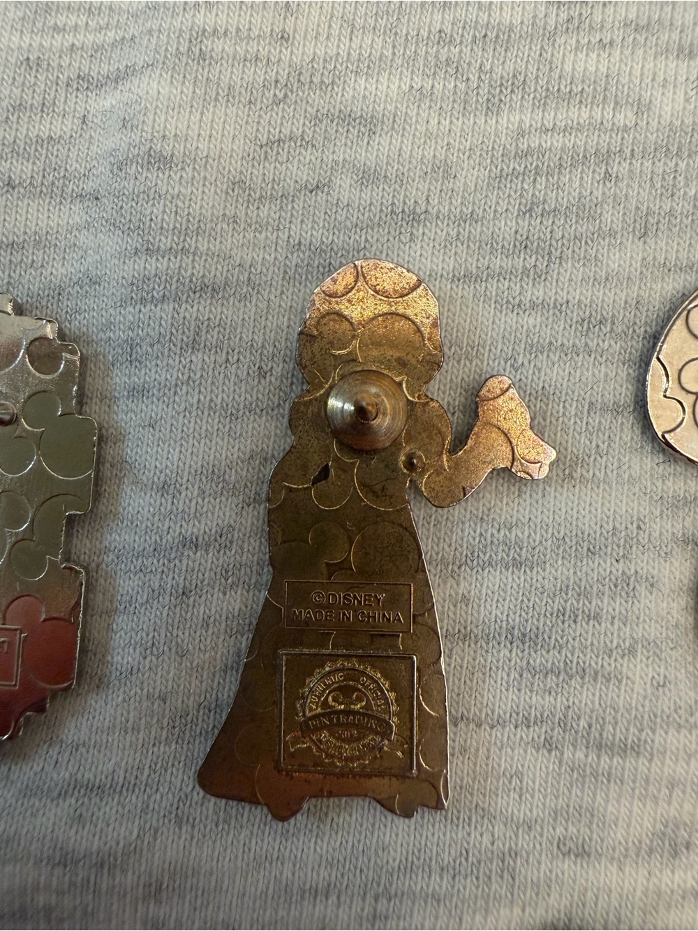 Authentic Disney pins~ Mystery Pack of 5! - Picture 5 of 6